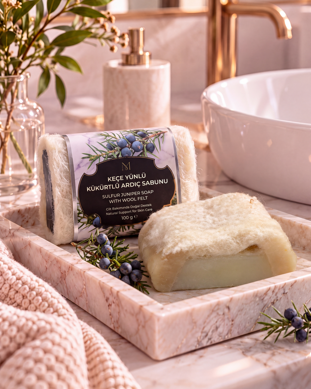 Sulfur Juniper Soap with Wool Felt — 01